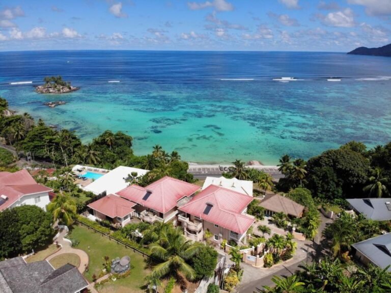 Au Fond de Mer View 3