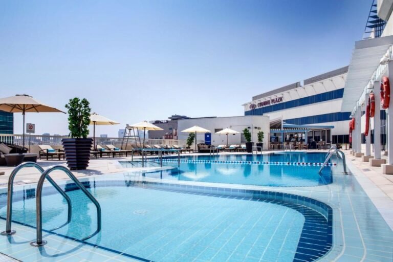 Crowne Plaza Dubai Deira 3
