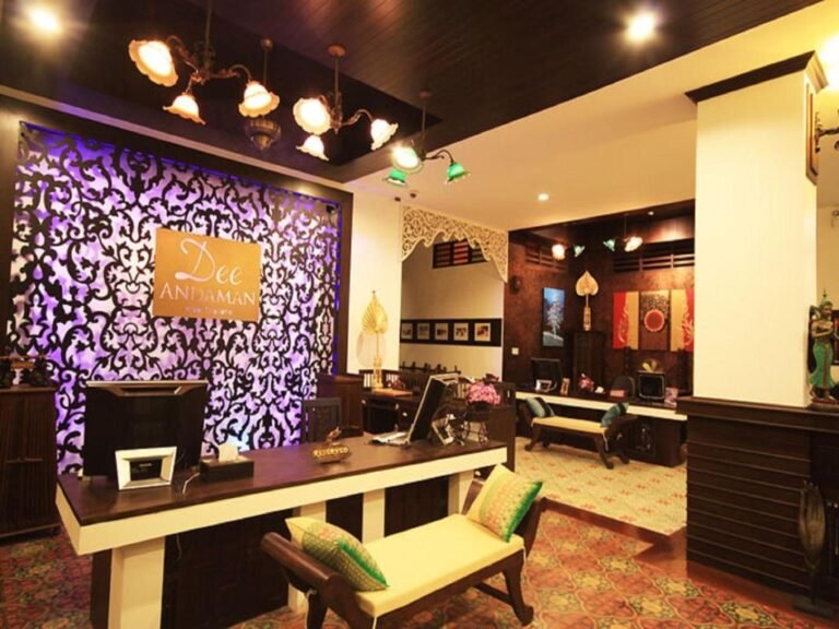 Dee Andaman Hotel Pool Bar 4