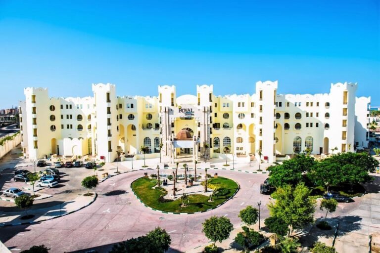 Royal Lagoons Resort & Aqua Park 4