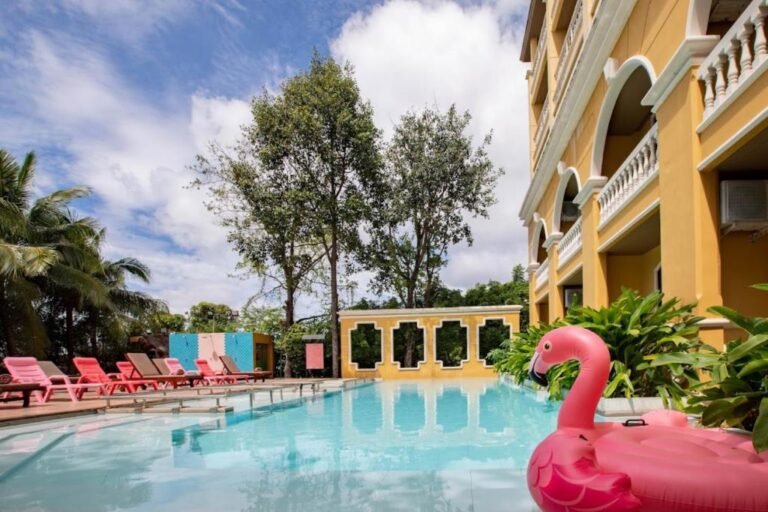 The Pineapple Hotel 1