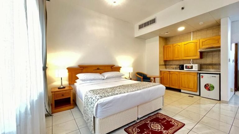 Uptown Hotel Apartments 4